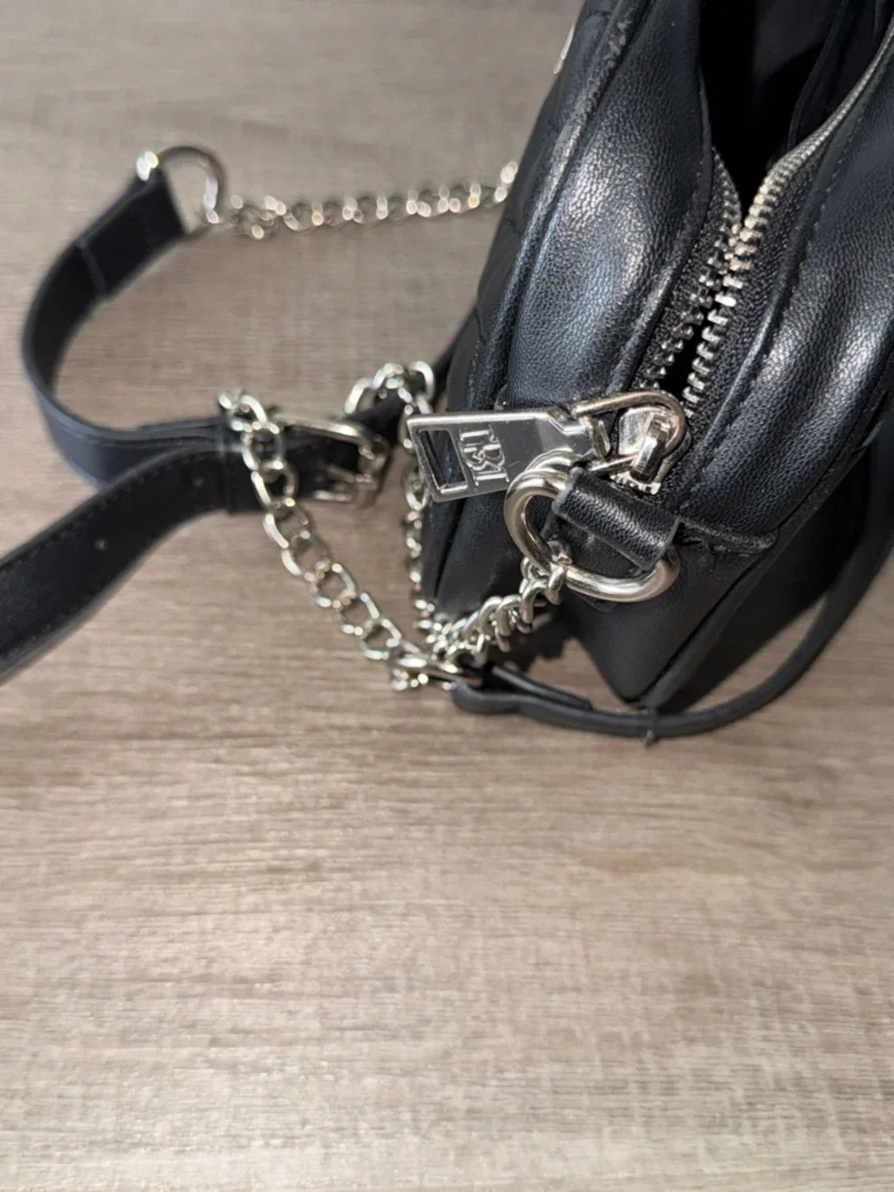 Badgley Mischka Black Quilted Chevron Camera Bag